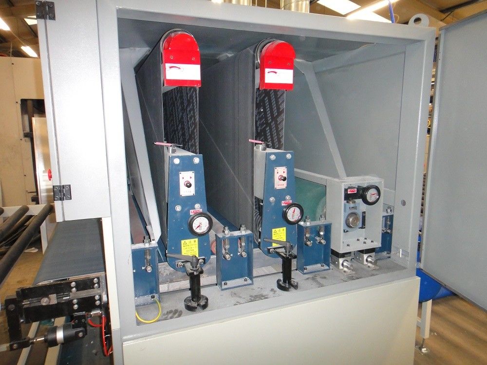 1900mm Belt Deburring Machine , Sheet Metal Surface Finishing Machine