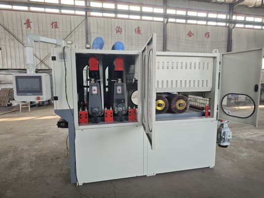 Metall-Entgratmaschine mit Schleifband und Entgratbürsten 630mm Arbeitsbreite